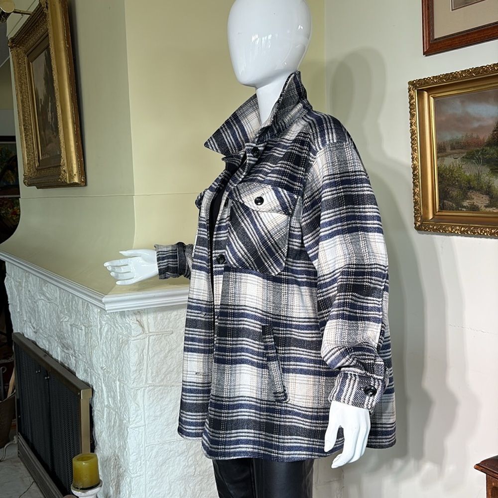 H&M Oversized Plaid Shacket - Picture 4 of 16
